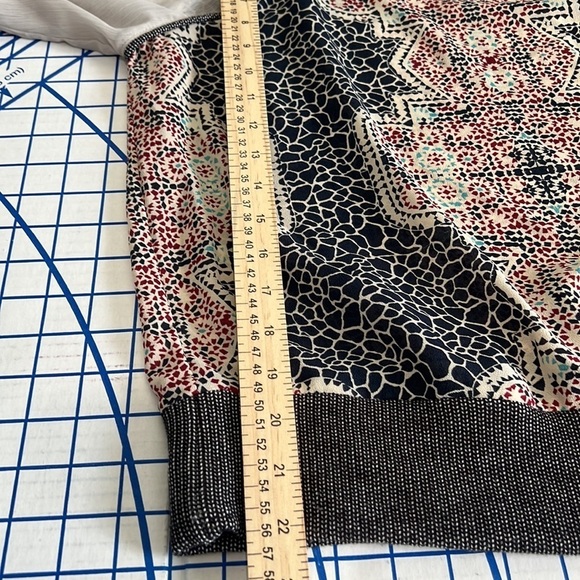 SANCTUARY SHEER SLEEVE MOSAIC PRINT TOP SZ MED SWEATER WAISTBAND CUFFS NECKLINE - Picture 8 of 9